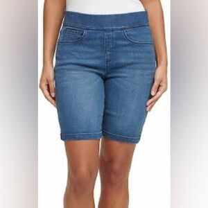 NWT Gloria Vanderbilt Stretch Pull on Bermuda shorts 10 Blue Jean